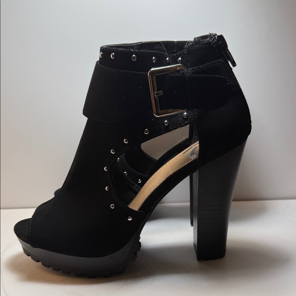 Report Collection Black Studded Heeled Boots